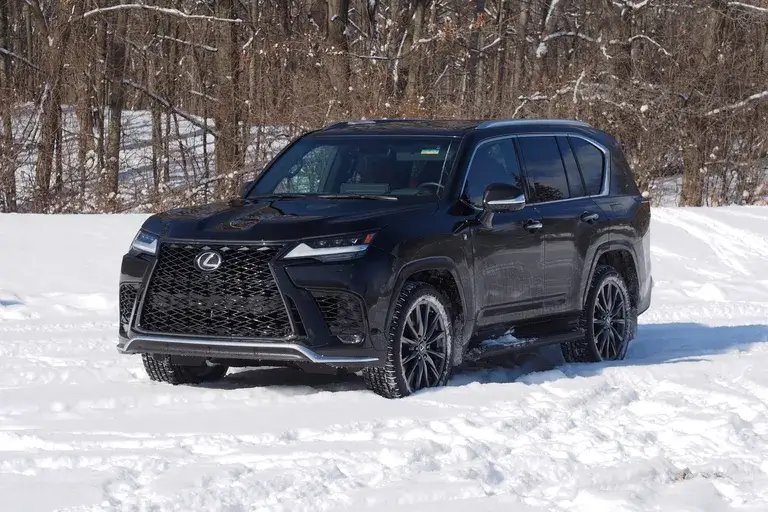 2022 LEXUS LX SUVs THAT CAN TOW 7000 IBS